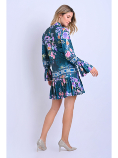VESTIDO COM GOLA ALTA