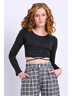 REMERA CROPPED MANGA LARGA front