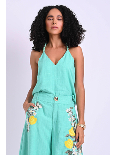 CAMISETA DE TIRANTES CON PICOS NATURALES CARMEN STEFFENS VERANO 2023 front