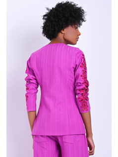 BLAZER CON BORDADO EN LAS MANGAS back