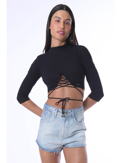 BLUSA CROPPED CON AMARRE front