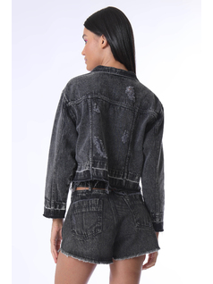 CHAQUETA CROPPED BLACK ACID WASH back